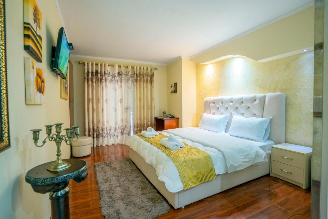 Zobo Hotel Shkodër Buitenkant foto