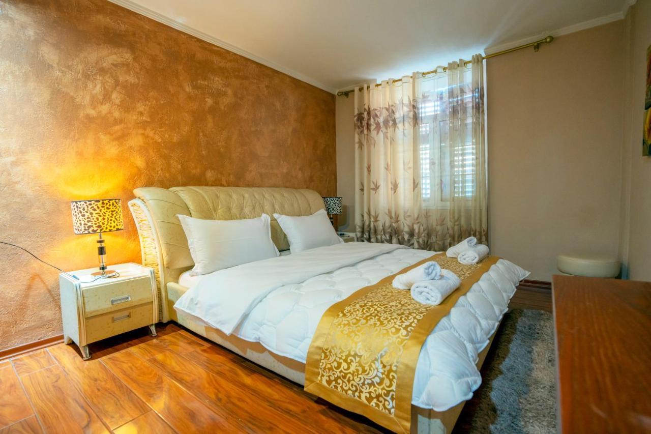 Zobo Hotel Shkodër Buitenkant foto