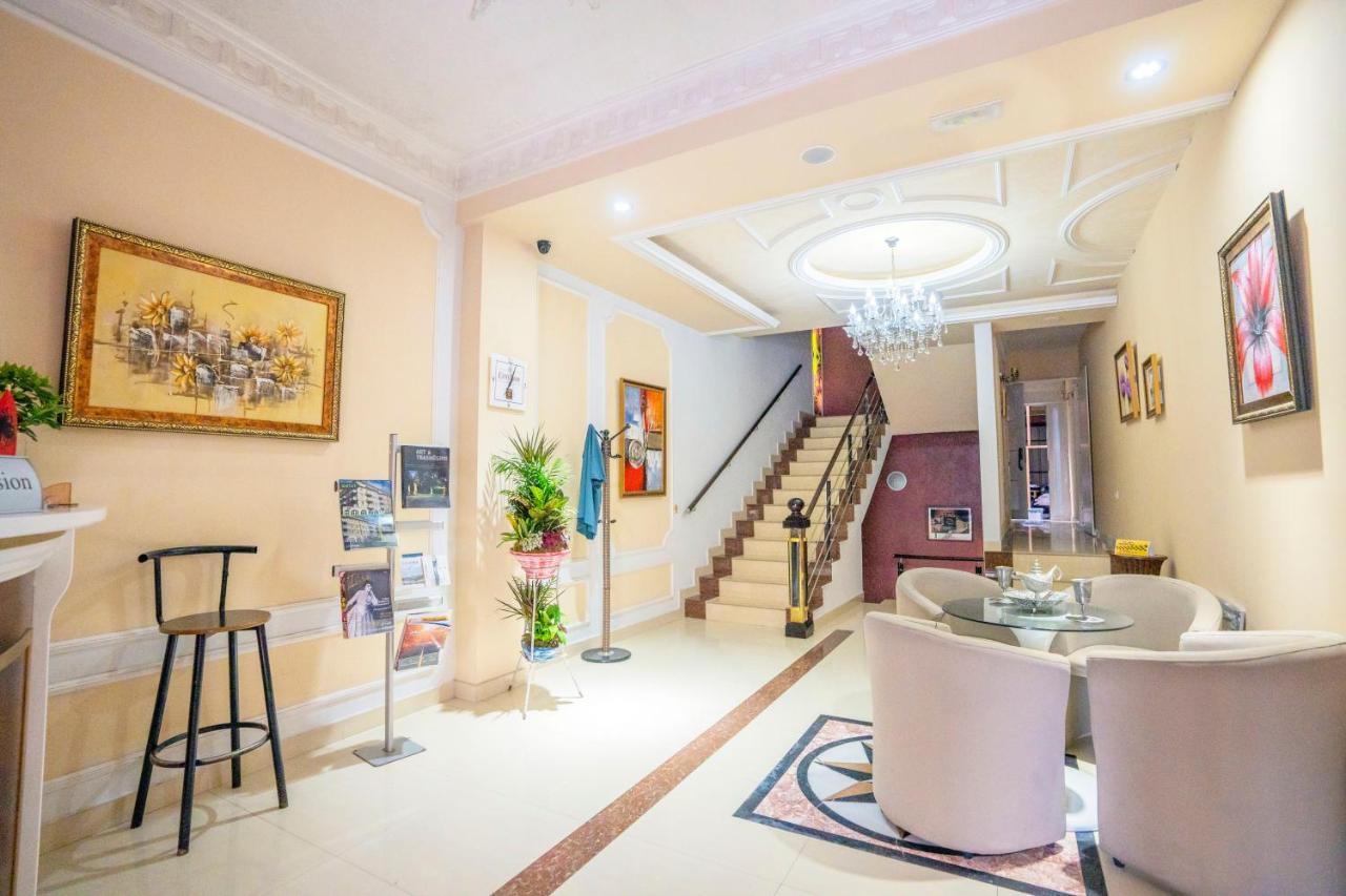 Zobo Hotel Shkodër Buitenkant foto