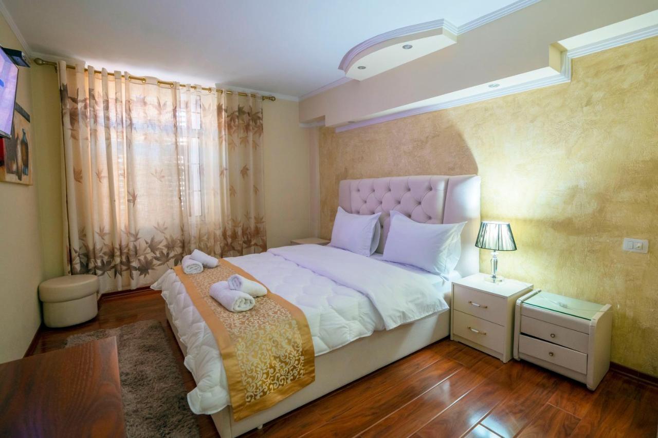 Zobo Hotel Shkodër Buitenkant foto