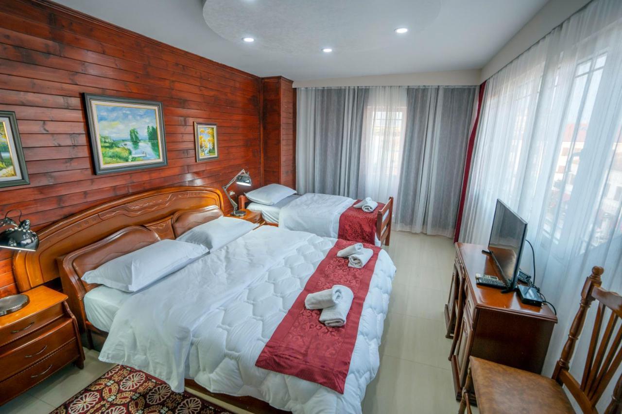 Zobo Hotel Shkodër Buitenkant foto