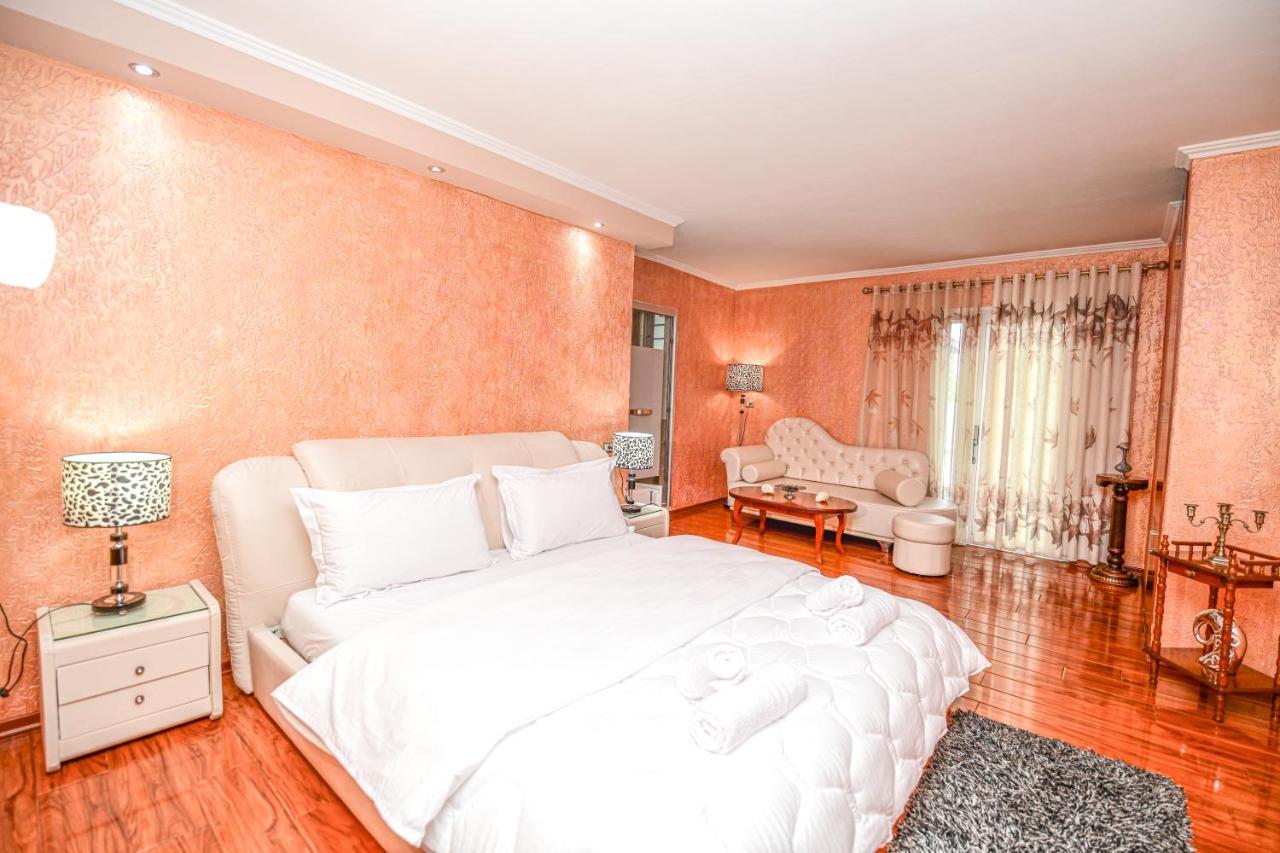 Zobo Hotel Shkodër Buitenkant foto