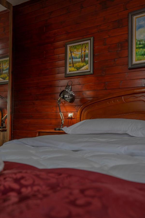 Zobo Hotel Shkodër Buitenkant foto